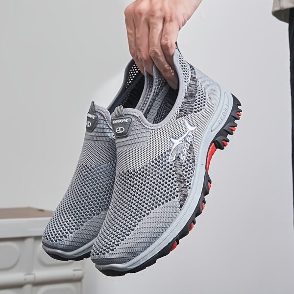 Men's shoes, casual sneakers, slip-on style, old Beijing-style canvas shoes with breathable mesh upper, available in extended sizes - Image 38